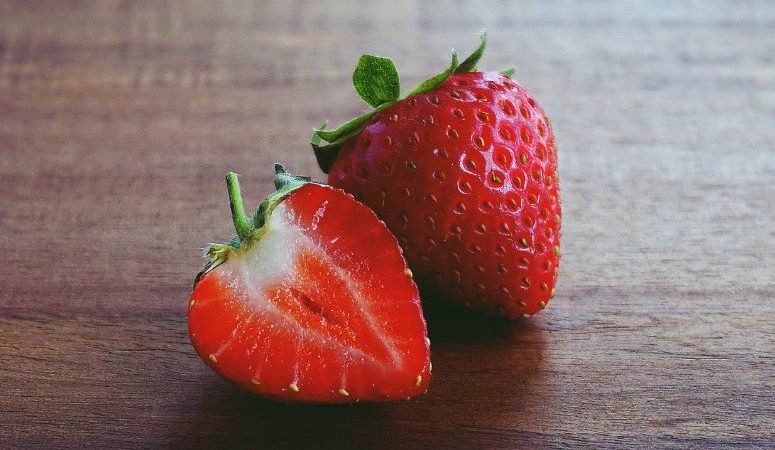 کالری توت فرنگی چقدر است؟ + ارزش غذایی