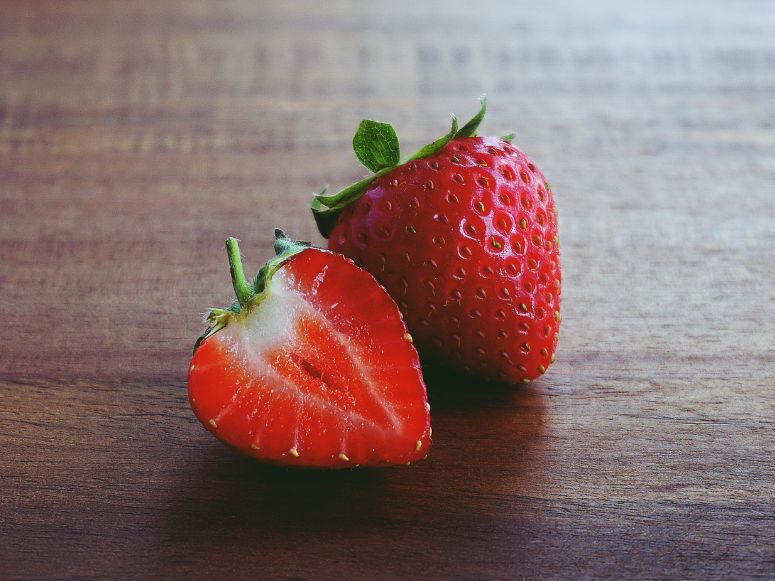 کالری توت فرنگی چقدر است؟ + ارزش غذایی